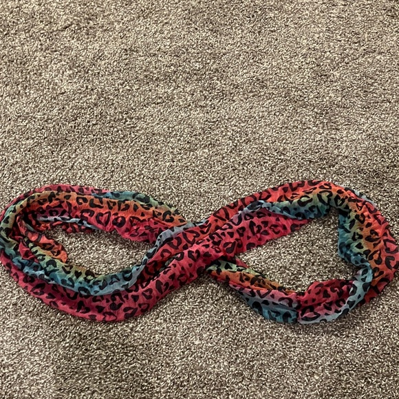 Multicolour Leopard Print Circle Infinity Scarf - Picture 2 of 3
